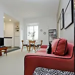 Ych-Bright Penthouse Near Colosseum