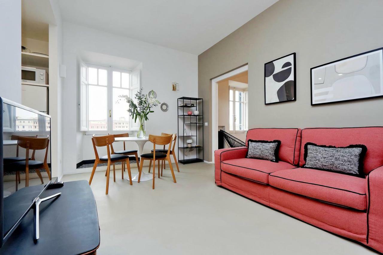 Ych-bright Penthouse Near Colosseum Apartment Rom